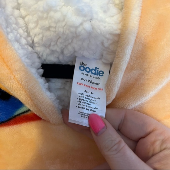 The Oodie Cat Print Wearable Hooded Blanket, size 14+ - Picture 3 of 7